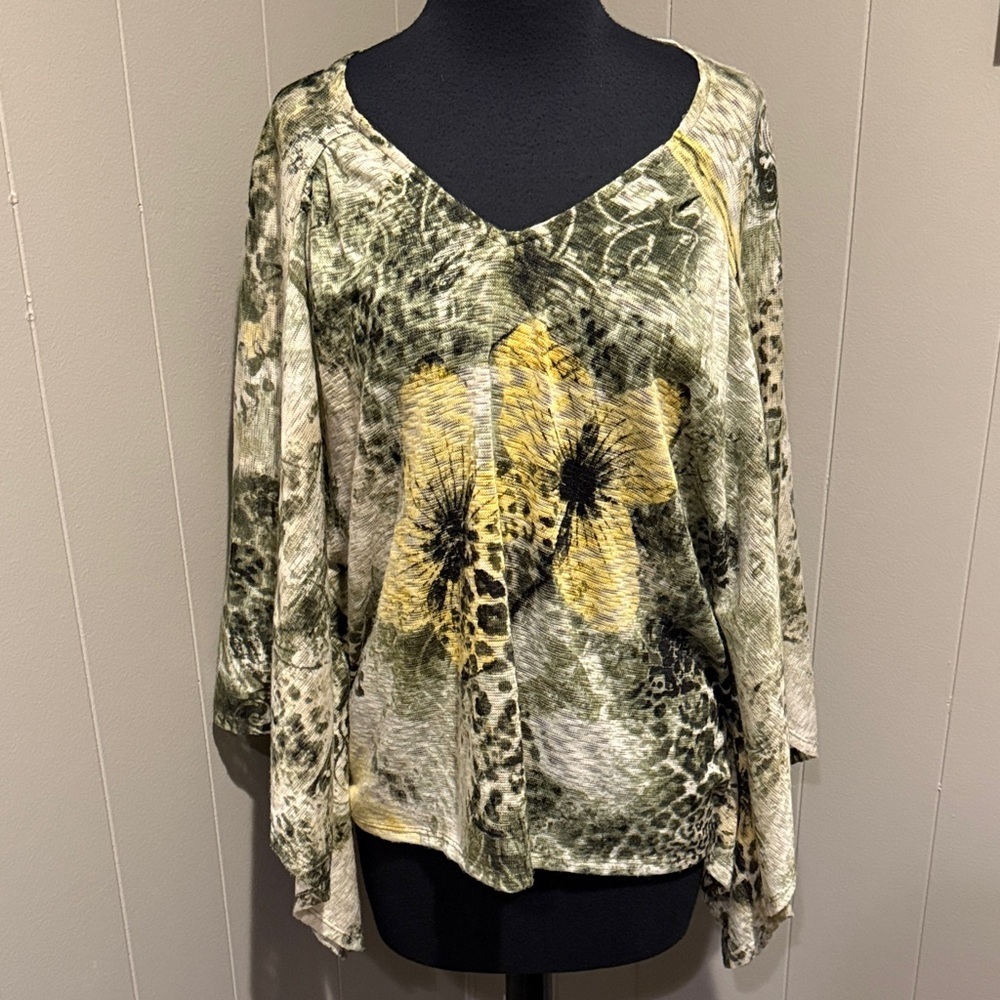 Traveler’s by Chicos S/M Chic V-Neck Floral Blouse - Green and Yellow